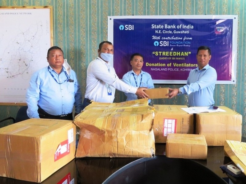 ADGP (L&O), RP Kikon, IPS receiving three sets of ventilators donated by SBI Nagaland on August 26. The ventilators were handed over by Regional manager, SBI Nagaland Abinash hembrom at Kohima. (DIPR Photo)